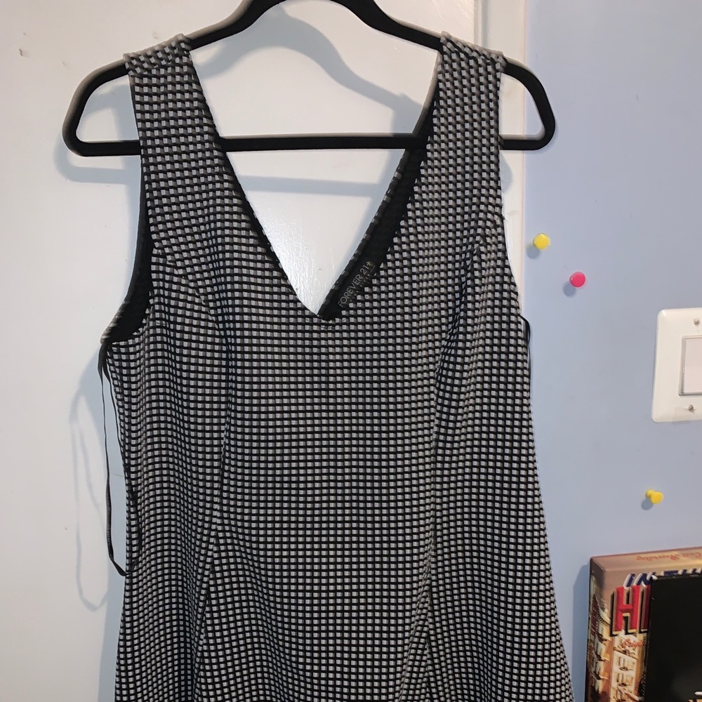 Black and white forever 21+ dress